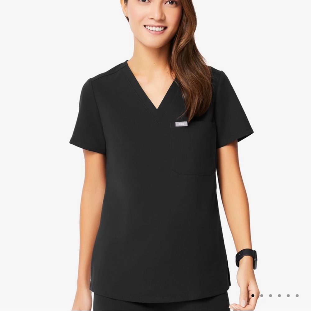 Black figs scrub top